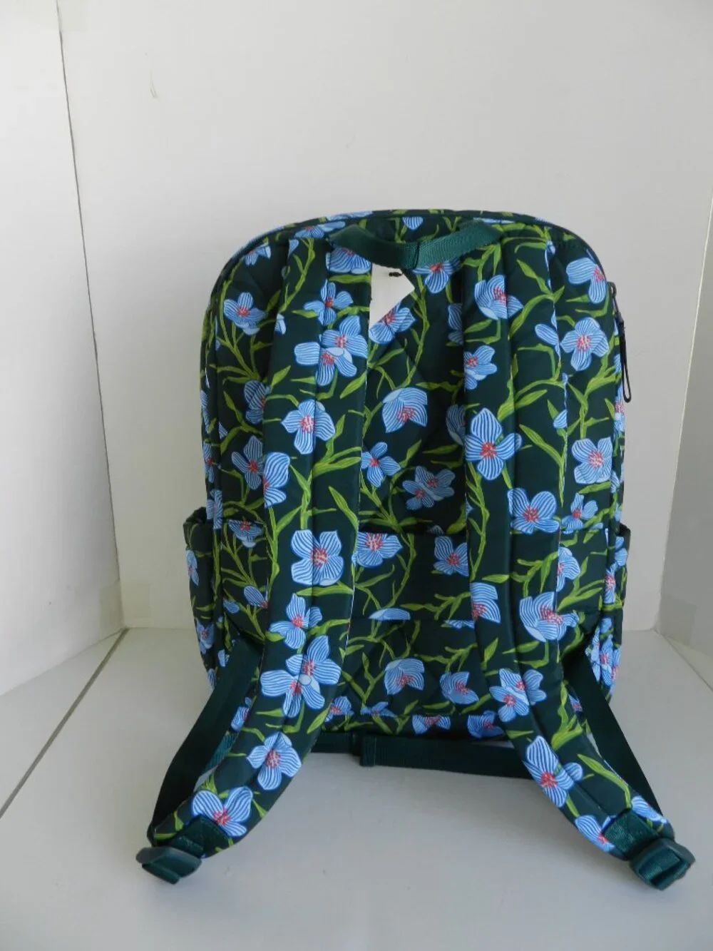 Vera Bradley Ultralight Essential LARGE Backpack Laptop Bag in Charlotte Steams